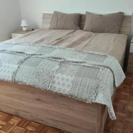 One Bedroom With Balcony Apartman Póla